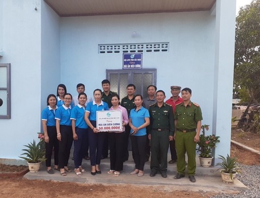 Đắk Lắk trao tặng nhà mái ấm biên cương và tuyên truyền chủ quyền biên giới